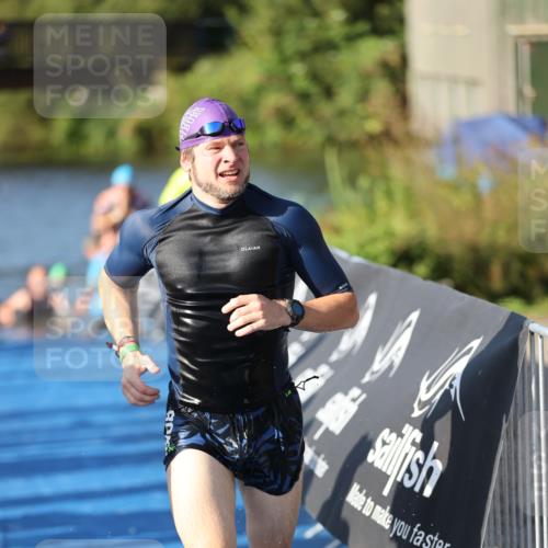 25.08.2024 - Elbe Triathlon Hamburg H.Heesch http://msf.ph/oto/6858143 25.08.2024 09:07:49 Schwimmen 234, 268, 269, 280, 359, 1851 meine-sportfotos.de