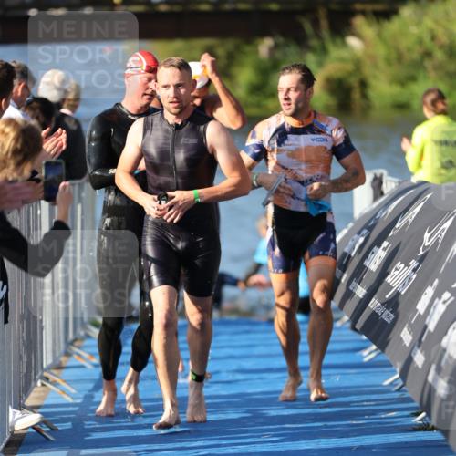 25.08.2024 - Elbe Triathlon Hamburg H.Heesch http://msf.ph/oto/6858185 25.08.2024 09:08:00 Schwimmen 268, 269, 279, 280, 300, 359 meine-sportfotos.de