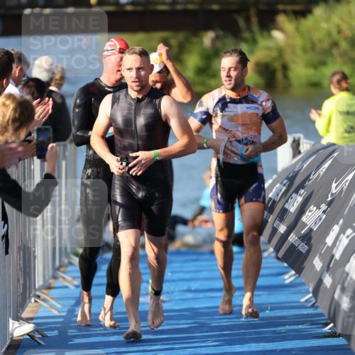 25.08.2024 - Elbe Triathlon Hamburg H.Heesch http://msf.ph/oto/6858189 25.08.2024 09:08:00 Schwimmen 268, 269, 279, 280, 300, 359 meine-sportfotos.de