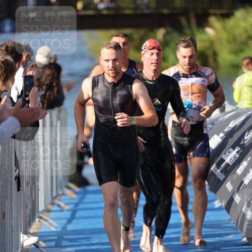 25.08.2024 - Elbe Triathlon Hamburg H.Heesch http://msf.ph/oto/6858217 25.08.2024 09:08:01 Schwimmen 268, 269, 279, 280, 300, 359 meine-sportfotos.de