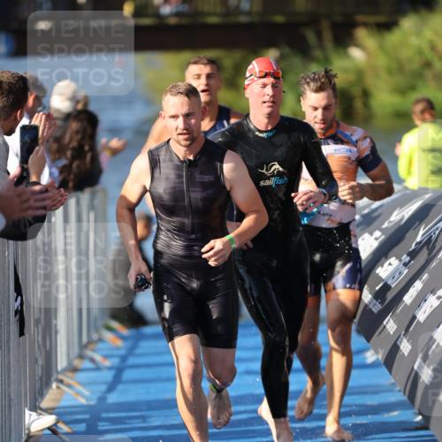 25.08.2024 - Elbe Triathlon Hamburg H.Heesch http://msf.ph/oto/6858225 25.08.2024 09:08:01 Schwimmen 268, 269, 279, 280, 300, 359 meine-sportfotos.de