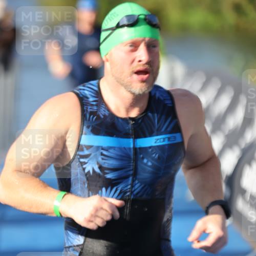 25.08.2024 - Elbe Triathlon Hamburg H.Heesch http://msf.ph/oto/6858373 25.08.2024 09:08:08 Schwimmen 268, 269, 279, 300, 359 meine-sportfotos.de