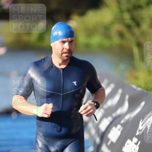 25.08.2024 - Elbe Triathlon Hamburg H.Heesch http://msf.ph/oto/6858391 25.08.2024 09:08:11 Schwimmen 268, 269, 279, 300, 359 meine-sportfotos.de