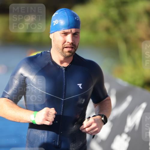 25.08.2024 - Elbe Triathlon Hamburg H.Heesch http://msf.ph/oto/6858414 25.08.2024 09:08:12 Schwimmen 268, 269, 279, 300, 359 meine-sportfotos.de