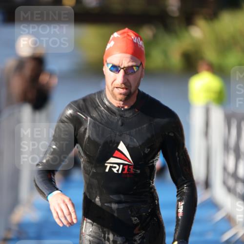 25.08.2024 - Elbe Triathlon Hamburg H.Heesch http://msf.ph/oto/6858494 25.08.2024 09:08:33 Schwimmen 319, 391 meine-sportfotos.de