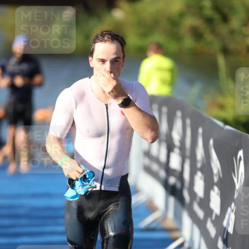 25.08.2024 - Elbe Triathlon Hamburg H.Heesch http://msf.ph/oto/6858554 25.08.2024 09:09:24 Schwimmen 199, 200, 213, 267, 327 meine-sportfotos.de