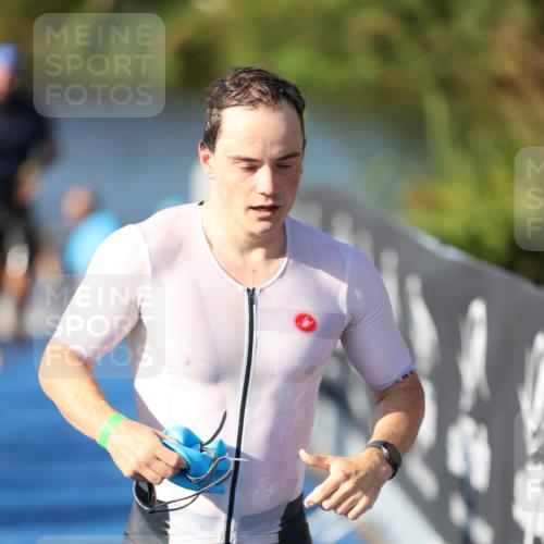 25.08.2024 - Elbe Triathlon Hamburg H.Heesch http://msf.ph/oto/6858602 25.08.2024 09:09:25 Schwimmen 199, 200, 213, 267, 327, 328 meine-sportfotos.de