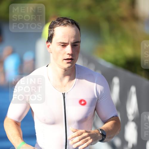 25.08.2024 - Elbe Triathlon Hamburg H.Heesch http://msf.ph/oto/6858629 25.08.2024 09:09:25 Schwimmen 199, 200, 213, 267, 327, 328 meine-sportfotos.de