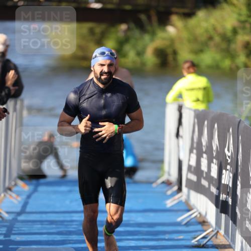 25.08.2024 - Elbe Triathlon Hamburg H.Heesch http://msf.ph/oto/6858643 25.08.2024 09:09:28 Schwimmen 199, 200, 213, 267, 327, 328 meine-sportfotos.de