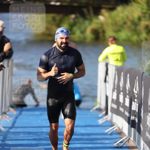 25.08.2024 - Elbe Triathlon Hamburg H.Heesch http://msf.ph/oto/6858646 25.08.2024 09:09:28 Schwimmen 199, 200, 213, 267, 327, 328 meine-sportfotos.de