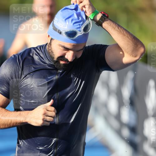 25.08.2024 - Elbe Triathlon Hamburg H.Heesch http://msf.ph/oto/6858676 25.08.2024 09:09:32 Schwimmen 199, 200, 213, 246, 267, 327, 328 meine-sportfotos.de