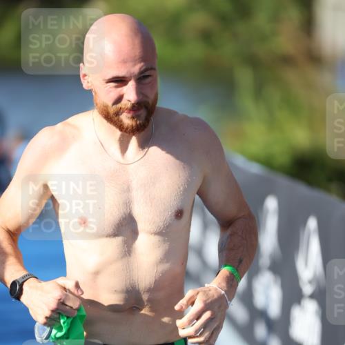 25.08.2024 - Elbe Triathlon Hamburg H.Heesch http://msf.ph/oto/6858689 25.08.2024 09:09:33 Schwimmen 199, 200, 213, 246, 267, 327, 328, 339 meine-sportfotos.de