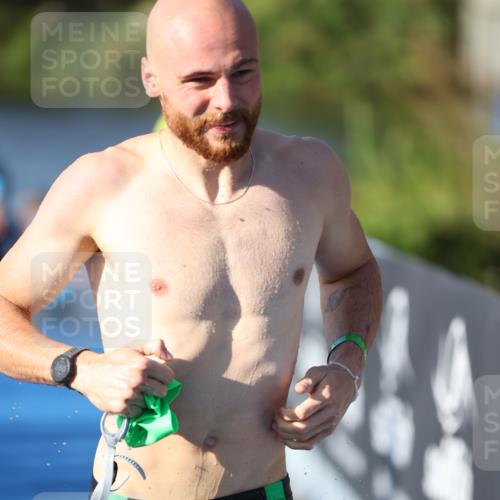 25.08.2024 - Elbe Triathlon Hamburg H.Heesch http://msf.ph/oto/6858697 25.08.2024 09:09:33 Schwimmen 199, 200, 213, 246, 267, 327, 328, 339 meine-sportfotos.de