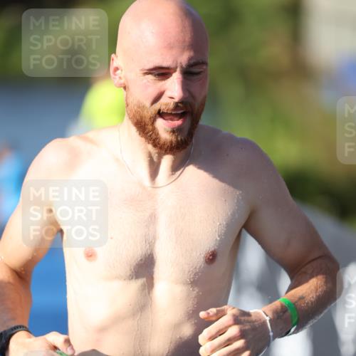 25.08.2024 - Elbe Triathlon Hamburg H.Heesch http://msf.ph/oto/6858721 25.08.2024 09:09:33 Schwimmen 199, 200, 213, 246, 267, 327, 328, 339 meine-sportfotos.de