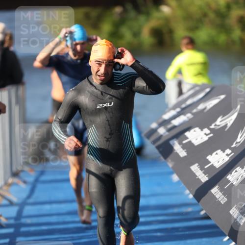 25.08.2024 - Elbe Triathlon Hamburg H.Heesch http://msf.ph/oto/6858742 25.08.2024 09:09:38 Schwimmen 199, 200, 213, 246, 267, 327, 328, 339 meine-sportfotos.de
