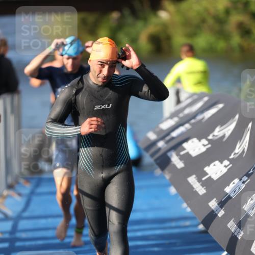 25.08.2024 - Elbe Triathlon Hamburg H.Heesch http://msf.ph/oto/6858759 25.08.2024 09:09:38 Schwimmen 199, 200, 213, 246, 267, 327, 328, 339 meine-sportfotos.de