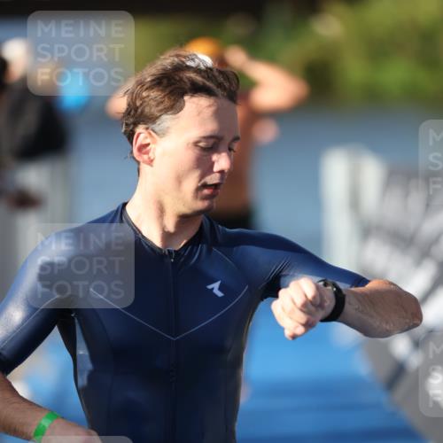 25.08.2024 - Elbe Triathlon Hamburg H.Heesch http://msf.ph/oto/6858812 25.08.2024 09:09:41 Schwimmen 199, 200, 213, 246, 267, 327, 328, 339 meine-sportfotos.de