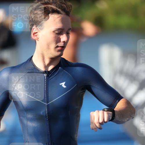 25.08.2024 - Elbe Triathlon Hamburg H.Heesch http://msf.ph/oto/6858815 25.08.2024 09:09:42 Schwimmen 199, 200, 213, 246, 267, 327, 328, 339 meine-sportfotos.de