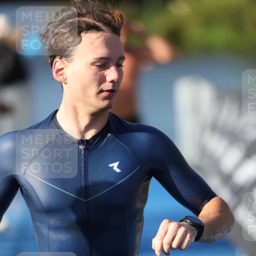 25.08.2024 - Elbe Triathlon Hamburg H.Heesch http://msf.ph/oto/6858820 25.08.2024 09:09:42 Schwimmen 199, 200, 213, 246, 267, 327, 328, 339 meine-sportfotos.de