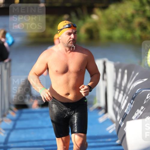 25.08.2024 - Elbe Triathlon Hamburg H.Heesch http://msf.ph/oto/6858831 25.08.2024 09:09:43 Schwimmen 199, 200, 213, 246, 267, 327, 328, 339 meine-sportfotos.de