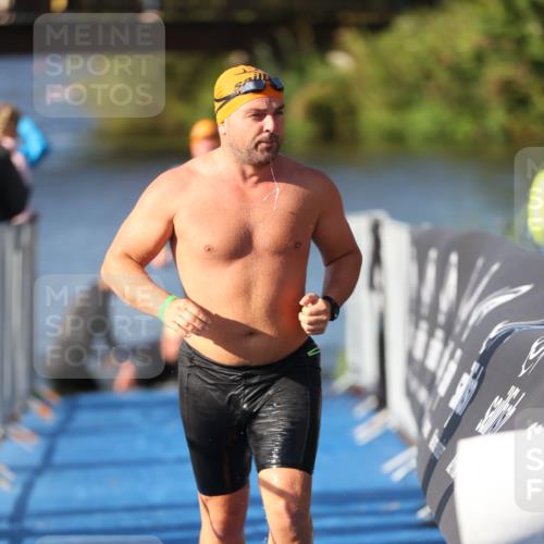 25.08.2024 - Elbe Triathlon Hamburg H.Heesch http://msf.ph/oto/6858834 25.08.2024 09:09:43 Schwimmen 199, 200, 213, 246, 267, 327, 328, 339 meine-sportfotos.de