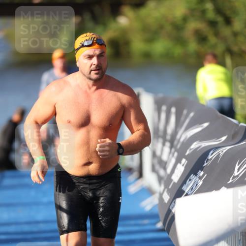 25.08.2024 - Elbe Triathlon Hamburg H.Heesch http://msf.ph/oto/6858856 25.08.2024 09:09:43 Schwimmen 199, 200, 213, 246, 267, 327, 328, 339 meine-sportfotos.de