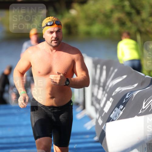 25.08.2024 - Elbe Triathlon Hamburg H.Heesch http://msf.ph/oto/6858859 25.08.2024 09:09:43 Schwimmen 199, 200, 213, 246, 267, 327, 328, 339 meine-sportfotos.de