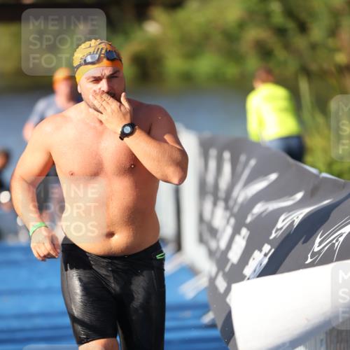 25.08.2024 - Elbe Triathlon Hamburg H.Heesch http://msf.ph/oto/6858872 25.08.2024 09:09:43 Schwimmen 199, 200, 213, 246, 267, 327, 328, 339 meine-sportfotos.de
