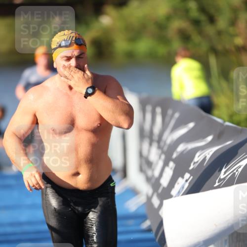 25.08.2024 - Elbe Triathlon Hamburg H.Heesch http://msf.ph/oto/6858875 25.08.2024 09:09:44 Schwimmen 200, 213, 246, 267, 327, 328, 339 meine-sportfotos.de