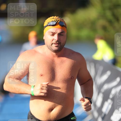 25.08.2024 - Elbe Triathlon Hamburg H.Heesch http://msf.ph/oto/6858878 25.08.2024 09:09:44 Schwimmen 200, 213, 246, 267, 327, 328, 339 meine-sportfotos.de