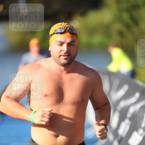 25.08.2024 - Elbe Triathlon Hamburg H.Heesch http://msf.ph/oto/6858882 25.08.2024 09:09:44 Schwimmen 200, 213, 246, 267, 327, 328, 339 meine-sportfotos.de