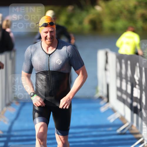 25.08.2024 - Elbe Triathlon Hamburg H.Heesch http://msf.ph/oto/6858959 25.08.2024 09:09:48 Schwimmen 200, 213, 246, 267, 327, 328, 339 meine-sportfotos.de