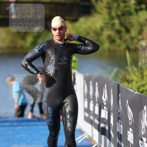 25.08.2024 - Elbe Triathlon Hamburg H.Heesch http://msf.ph/oto/6858963 25.08.2024 09:09:51 Schwimmen 200, 213, 246, 327, 328, 339 meine-sportfotos.de