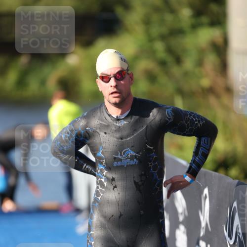 25.08.2024 - Elbe Triathlon Hamburg H.Heesch http://msf.ph/oto/6858987 25.08.2024 09:09:52 Schwimmen 200, 213, 246, 327, 328, 339 meine-sportfotos.de
