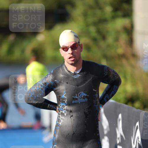 25.08.2024 - Elbe Triathlon Hamburg H.Heesch http://msf.ph/oto/6858997 25.08.2024 09:09:52 Schwimmen 200, 213, 246, 327, 328, 339 meine-sportfotos.de