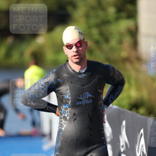 25.08.2024 - Elbe Triathlon Hamburg H.Heesch http://msf.ph/oto/6859001 25.08.2024 09:09:52 Schwimmen 200, 213, 246, 327, 328, 339 meine-sportfotos.de