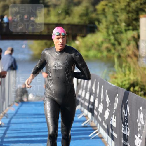 25.08.2024 - Elbe Triathlon Hamburg H.Heesch http://msf.ph/oto/6859152 25.08.2024 09:11:14 Schwimmen 336, 396, 399 meine-sportfotos.de