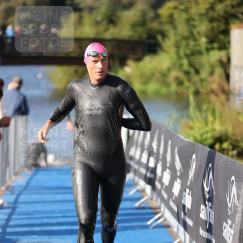 25.08.2024 - Elbe Triathlon Hamburg H.Heesch http://msf.ph/oto/6859156 25.08.2024 09:11:14 Schwimmen 336, 396, 399 meine-sportfotos.de