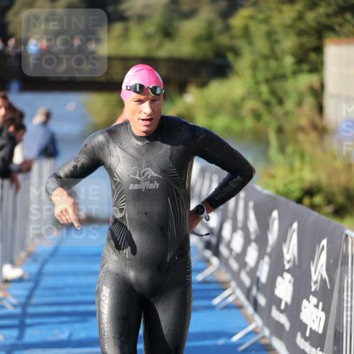 25.08.2024 - Elbe Triathlon Hamburg H.Heesch http://msf.ph/oto/6859184 25.08.2024 09:11:14 Schwimmen 336, 396, 399 meine-sportfotos.de