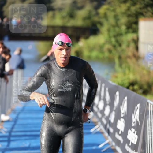 25.08.2024 - Elbe Triathlon Hamburg H.Heesch http://msf.ph/oto/6859192 25.08.2024 09:11:15 Schwimmen 336, 396, 399 meine-sportfotos.de