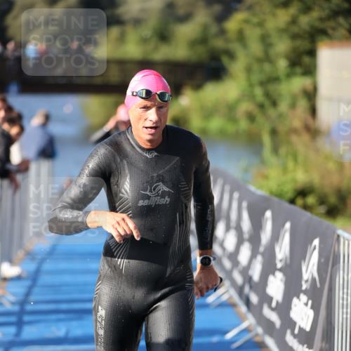 25.08.2024 - Elbe Triathlon Hamburg H.Heesch http://msf.ph/oto/6859194 25.08.2024 09:11:15 Schwimmen 336, 396, 399 meine-sportfotos.de