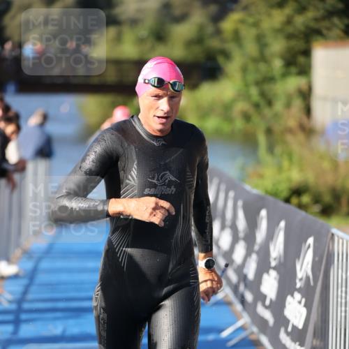 25.08.2024 - Elbe Triathlon Hamburg H.Heesch http://msf.ph/oto/6859201 25.08.2024 09:11:15 Schwimmen 336, 396, 399 meine-sportfotos.de