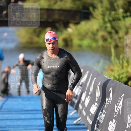 25.08.2024 - Elbe Triathlon Hamburg H.Heesch http://msf.ph/oto/6859269 25.08.2024 09:11:17 Schwimmen 336, 396, 399 meine-sportfotos.de