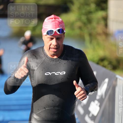 25.08.2024 - Elbe Triathlon Hamburg H.Heesch http://msf.ph/oto/6859344 25.08.2024 09:11:20 Schwimmen 336, 396, 399 meine-sportfotos.de
