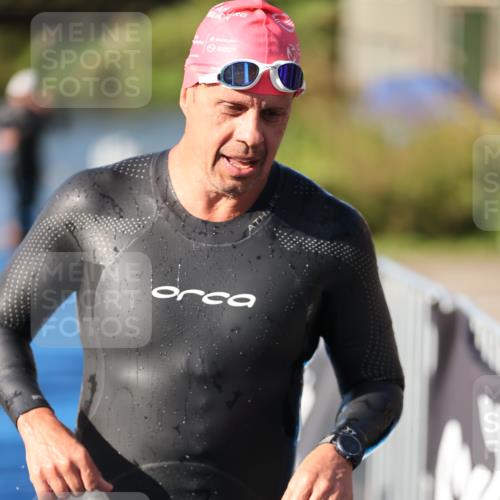 25.08.2024 - Elbe Triathlon Hamburg H.Heesch http://msf.ph/oto/6859369 25.08.2024 09:11:20 Schwimmen 336, 396, 399 meine-sportfotos.de