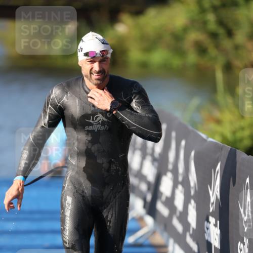 25.08.2024 - Elbe Triathlon Hamburg H.Heesch http://msf.ph/oto/6859403 25.08.2024 09:11:25 Schwimmen 336, 396, 399 meine-sportfotos.de