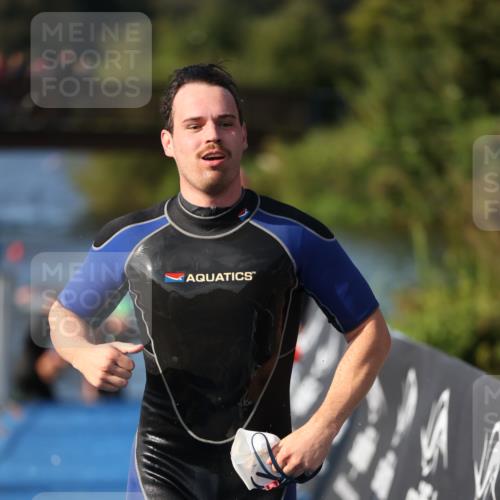 25.08.2024 - Elbe Triathlon Hamburg H.Heesch http://msf.ph/oto/6859764 25.08.2024 09:13:22 Schwimmen 220, 340, 342, 410, 443 meine-sportfotos.de