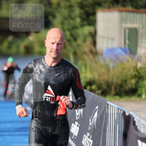 25.08.2024 - Elbe Triathlon Hamburg H.Heesch http://msf.ph/oto/6859819 25.08.2024 09:13:23 Schwimmen 220, 340, 342, 410, 443 meine-sportfotos.de