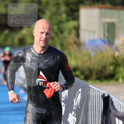 25.08.2024 - Elbe Triathlon Hamburg H.Heesch http://msf.ph/oto/6859830 25.08.2024 09:13:24 Schwimmen 220, 340, 342, 410, 443 meine-sportfotos.de