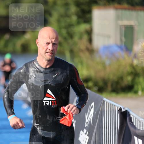 25.08.2024 - Elbe Triathlon Hamburg H.Heesch http://msf.ph/oto/6859833 25.08.2024 09:13:24 Schwimmen 220, 340, 342, 410, 443 meine-sportfotos.de